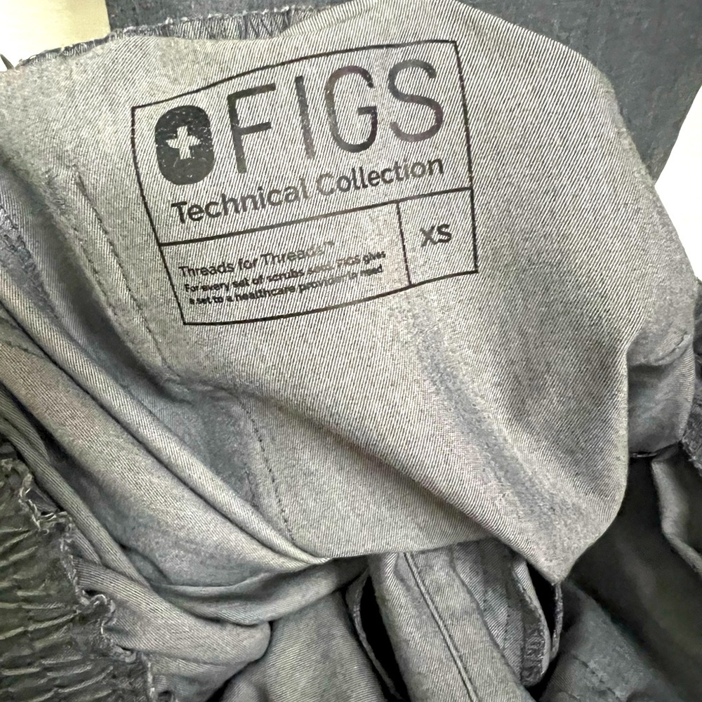 Figs Scrub Set - Picture 3 of 6